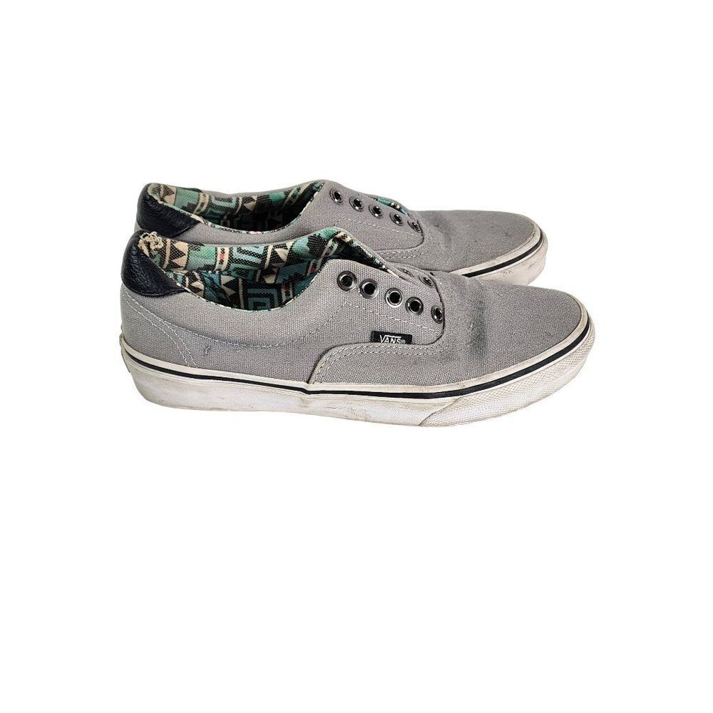Van's Grey Canvas shoes Men's Size 7 Women's Size 8.5